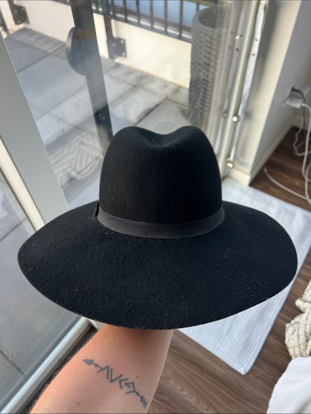 Black Felt Express Floppy Hat - Picture 10 of 10